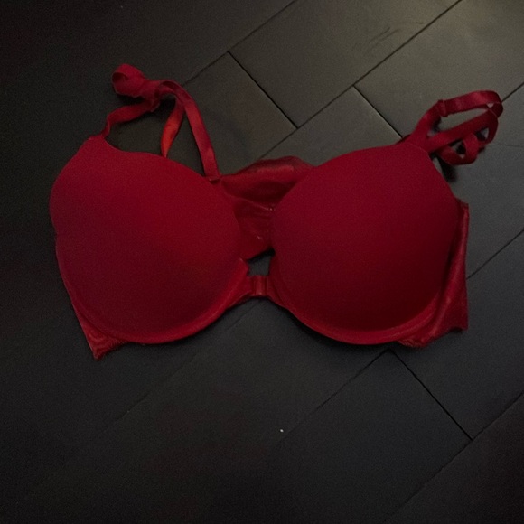 Red bra - Picture 1 of 2